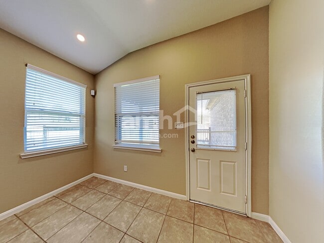 21367 Village Crossing Ln