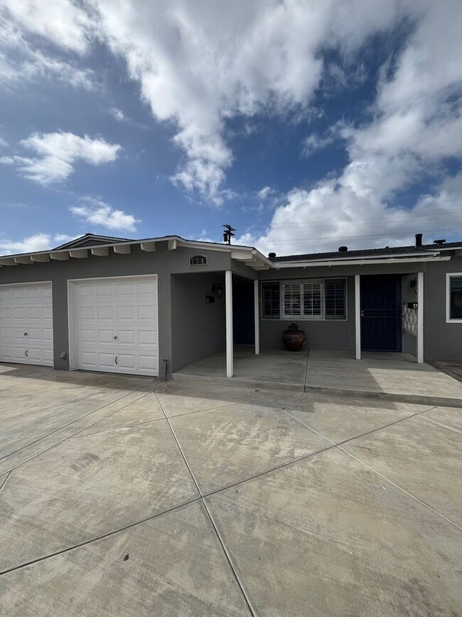 2 bedrooms 1 bath duplex in Chula Vista. - 2 bedrooms 1 bath duplex in Chula Vista. House