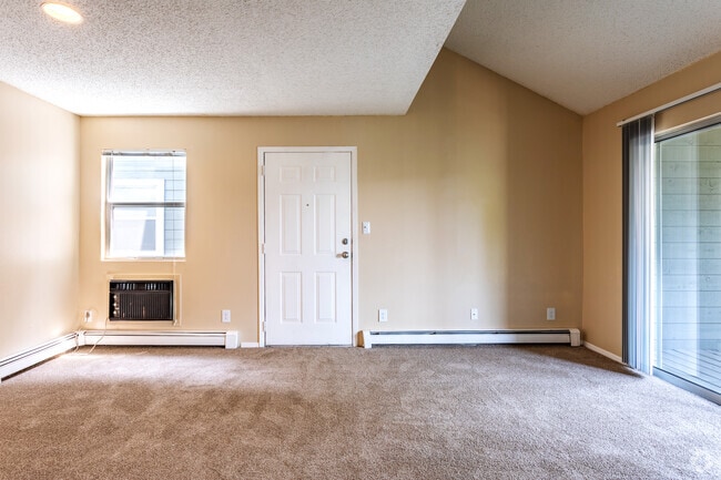 1BR, 1BA - 531 SF