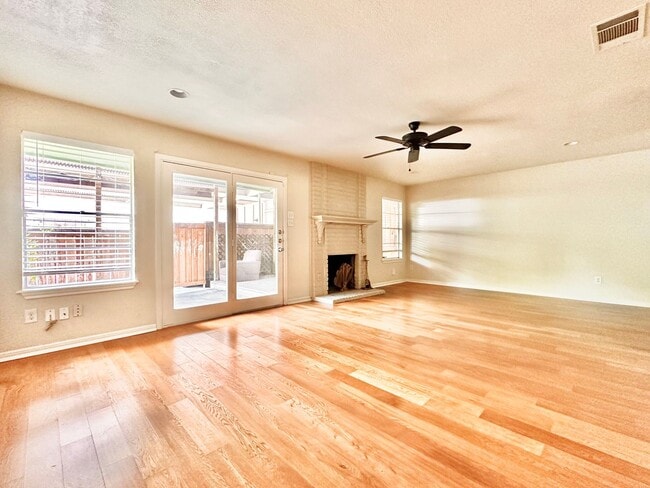 Photo - 2106 Kipling Dr