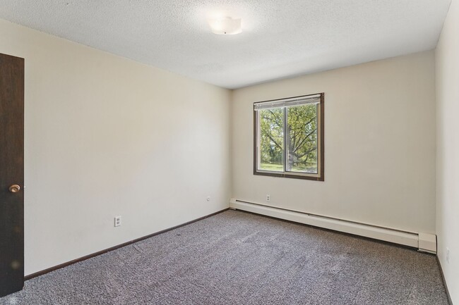 Photo - Forest Lake NorthShore Apartments LLC (1167) Unit 202