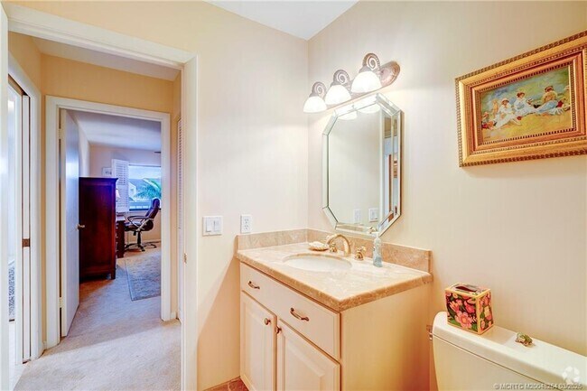 Building Photo - 20 NE Plantation Rd Unit 307 Rental