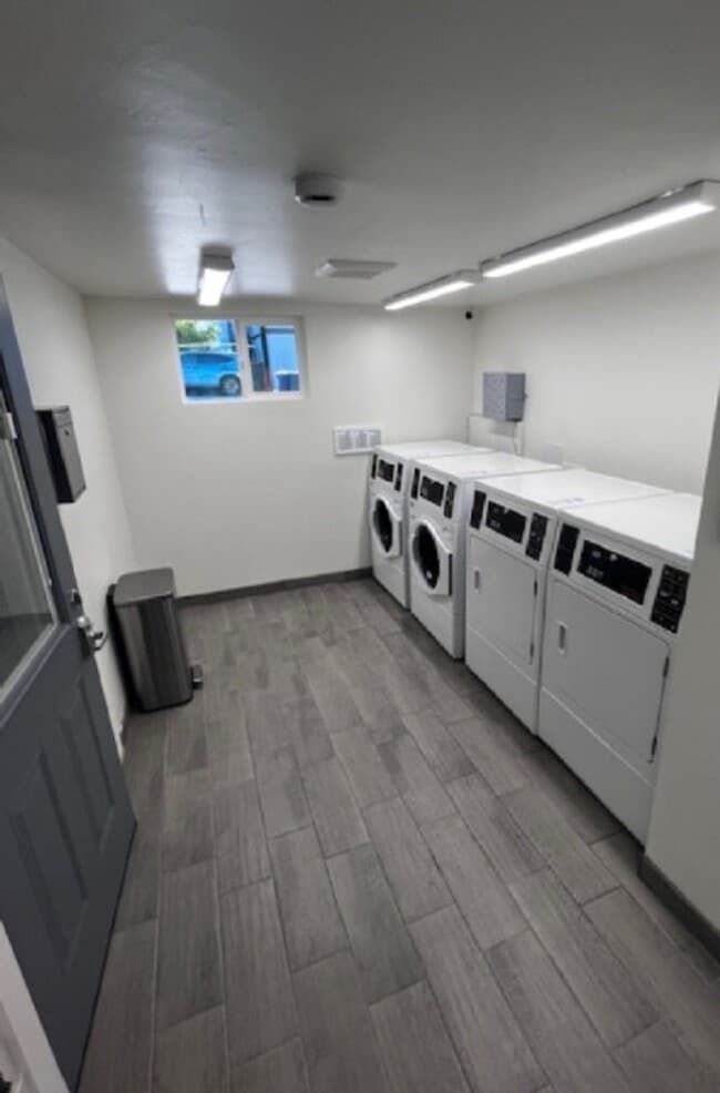 Photo - Spacious Studio, Centrally located, exclus... Unit 78