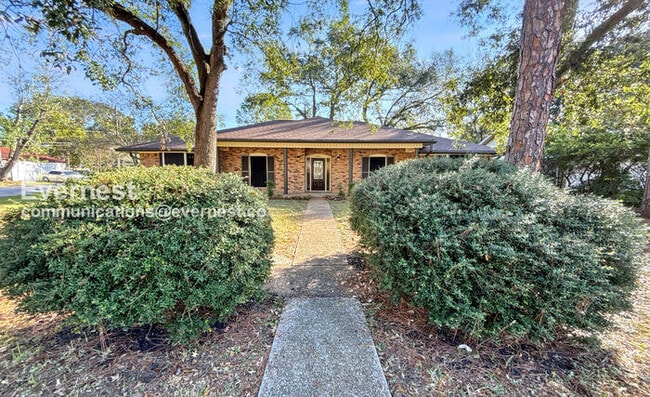 Building Photo - 2101 Lamar Dr