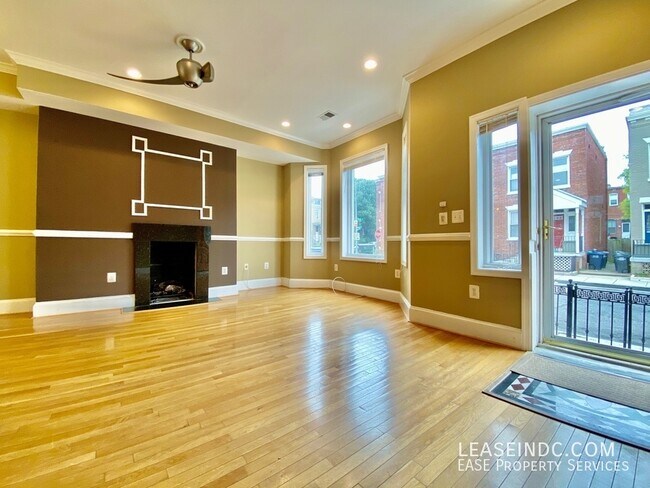 Photo - 446 Lamont St NW