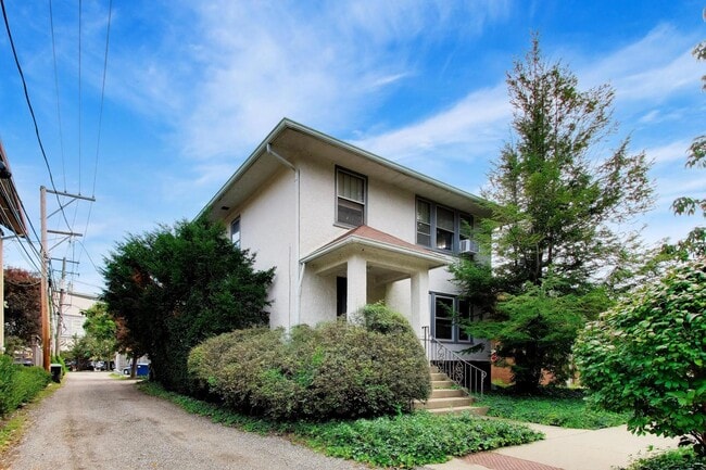 2611 Eastwood Ave