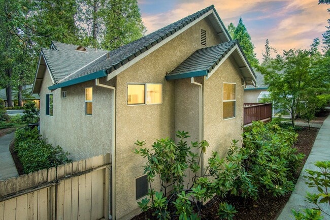 Photo - Spacious 3 Bedroom 2 Bathroom Home in Conv...