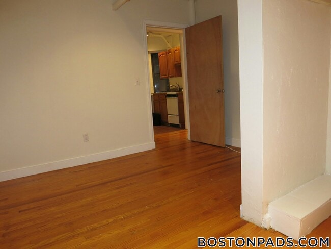 Photo - 136 Hemenway St Unit B