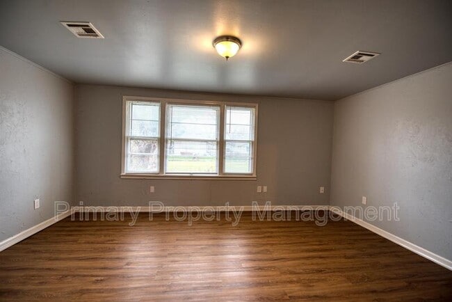 Photo - 3033 NW 31st St
