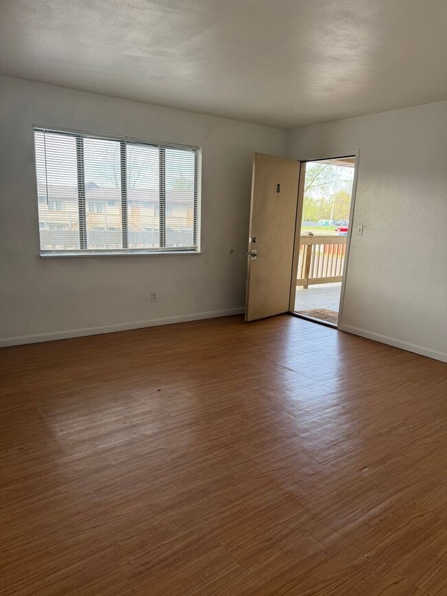 Building Photo - 104 N 27th St Unit #8