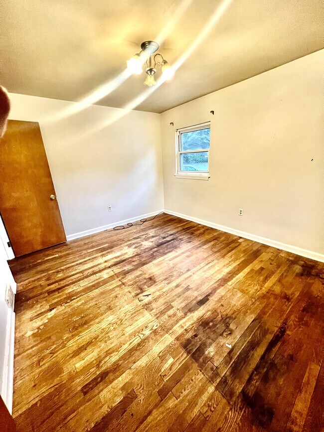 Photo - 1063 Charles Ave