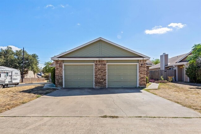 Photo - 2615 Gwendolyn Ln