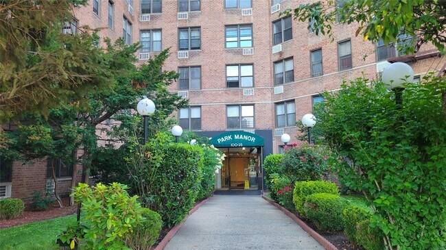 Building Photo - 100-25 Queens Blvd Rental