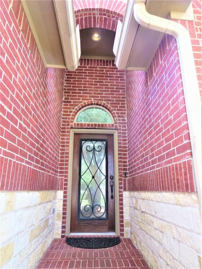 Photo - 18911 Cove Mill Ln