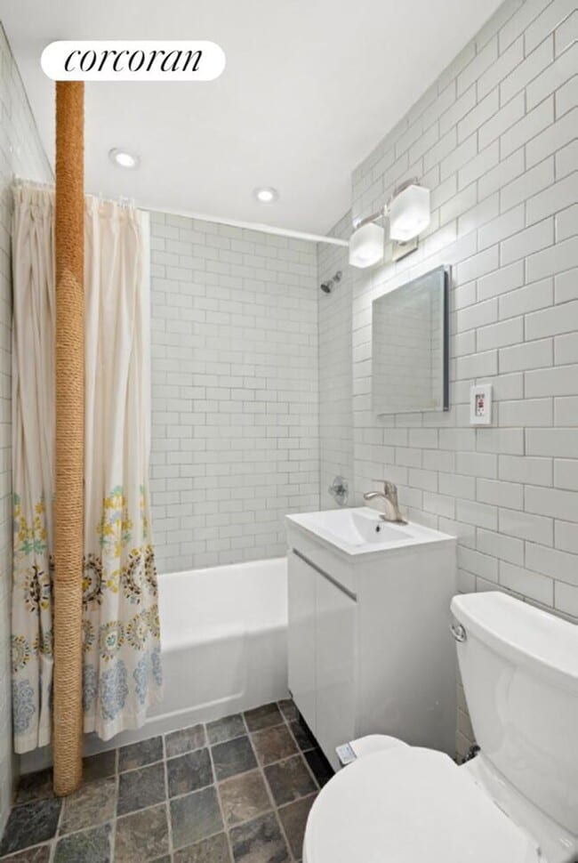 Photo - 283 E 4th St