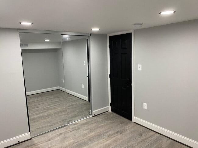 Photo - 2848 Edgecombe Cir S