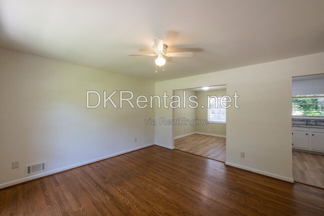 Photo - 754 Sheffield Rd
