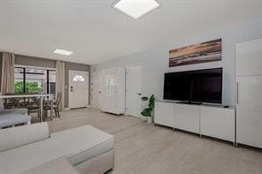 Photo - 838 189th St