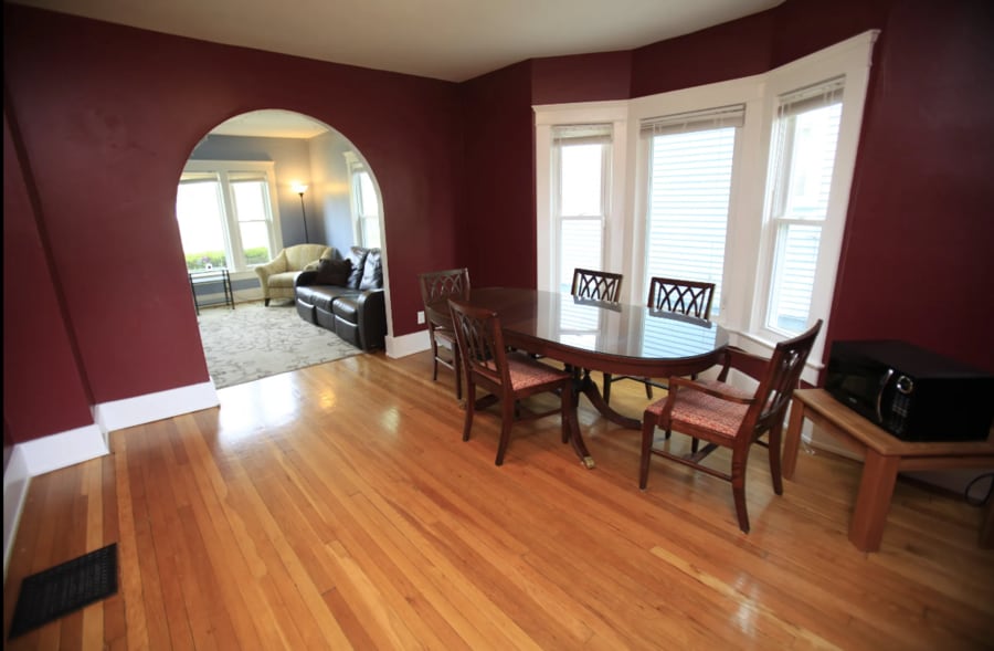 Photo - 907 Sybil St