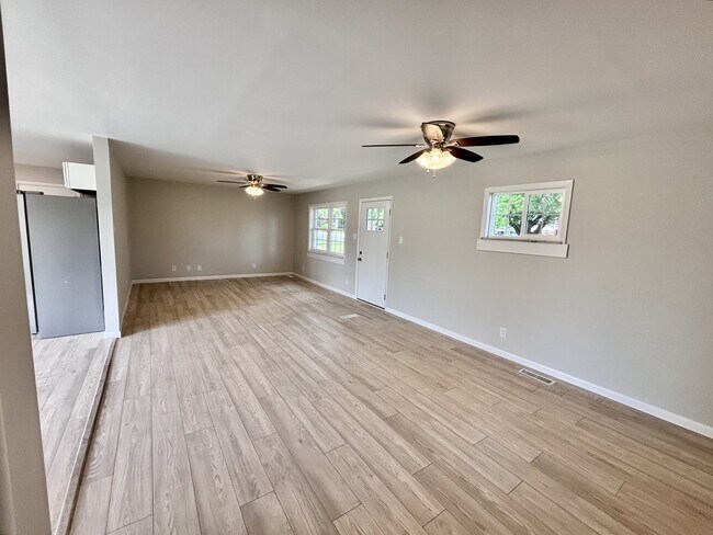 Photo - 120 Willow Dr
