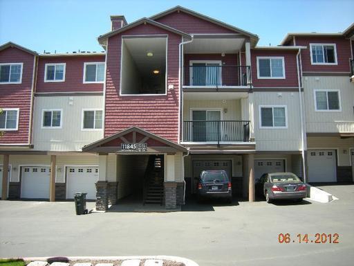 Building Photo - Cedar Mill 2 BR with terrific view Unit 402