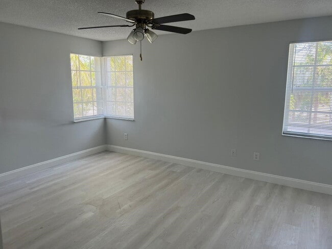 Photo - 15899 NW 5th St
