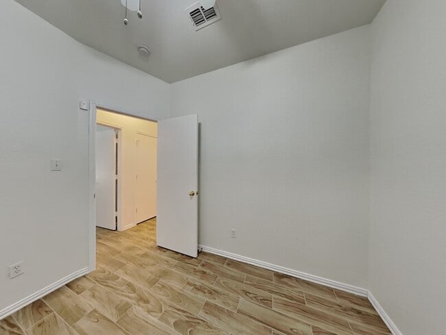 Photo - 6401 Downeast Dr