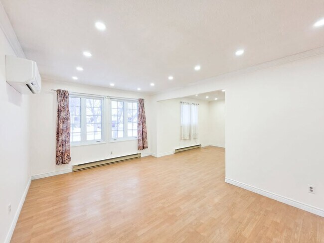 Photo - Stunning Main-Level Bungalow (3 Bed, 1 Bath) Unit MAIN