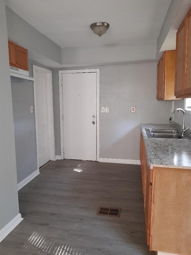 Photo - 5107 Agnes Ave