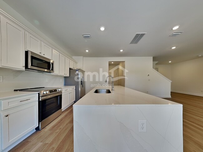 Photo - 102 Bellows Bnd