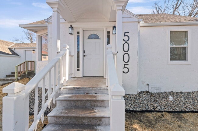 Photo - 5005 N Elmwood Ave