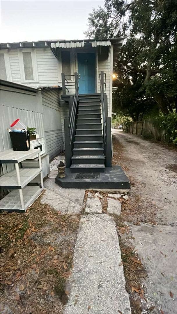 Building Photo - 8406 N Brooks St Unit C