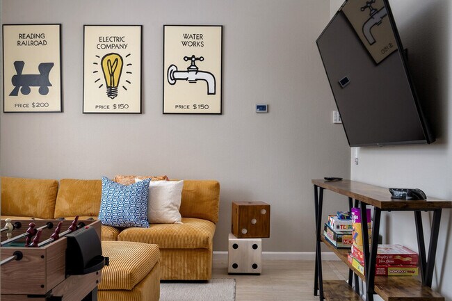 Building Photo - 412 N Hampton Dr Unit ID1459481P