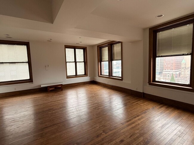 Photo - Beautiful and Spacious 3 BDRM 2 BATH Unit in the Heart of Public Square Unit 800