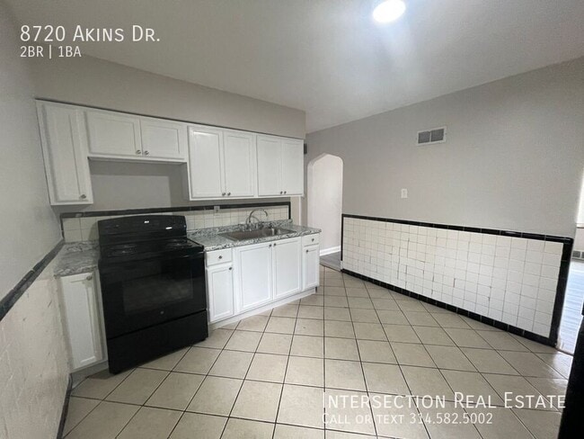 Photo - 8720 Akins Dr