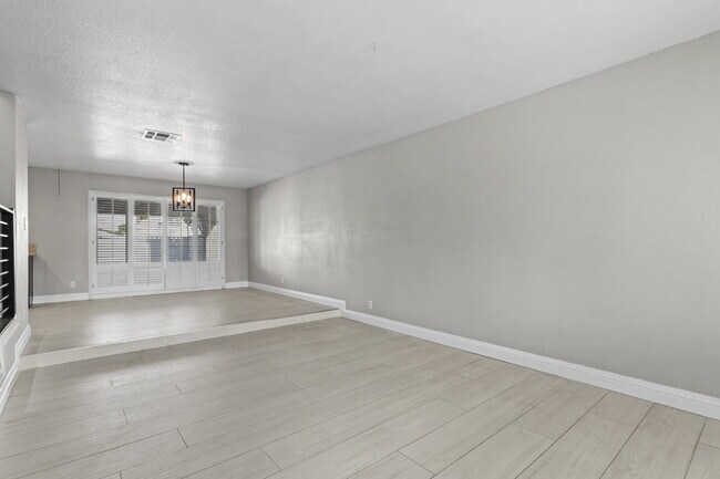 Photo - Welcome to your entertainers dream home!