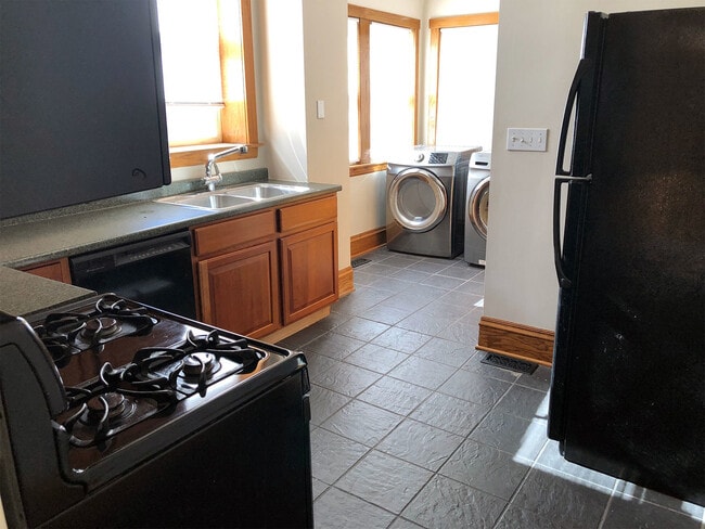 Photo - 1715 W Rascher Ave