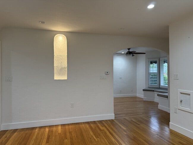 558 Irving Ave
