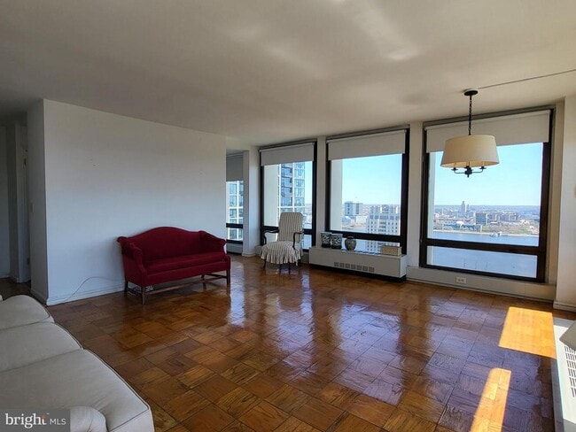 Building Photo - 220 Locust St Unit 28DS