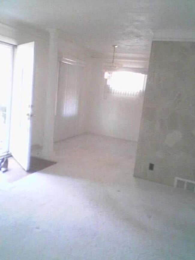 Photo - 18274 Fielding St