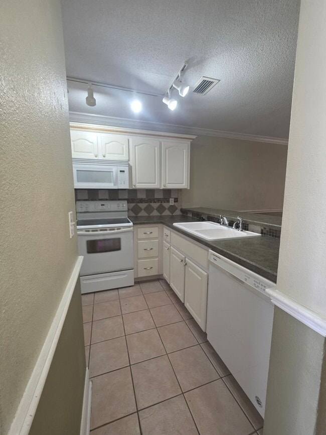 Photo - 2 bedroom 1/5 Bath Townhome in South Daytona