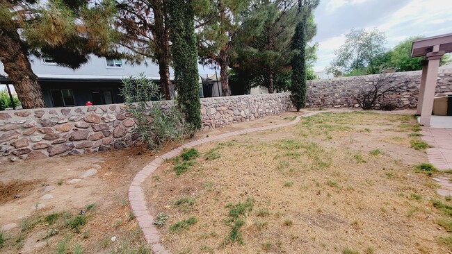 Building Photo - Recently painted 4 bedroom, 3 bath home in...
