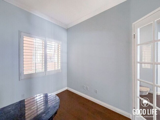 Building Photo - 640 Camino De La Reina Unit 1109