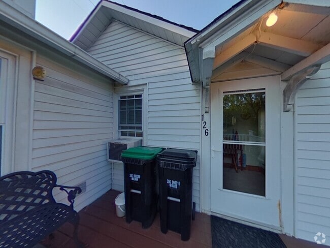 Building Photo - 1 Bedroom Cottage Available July 20th Rental