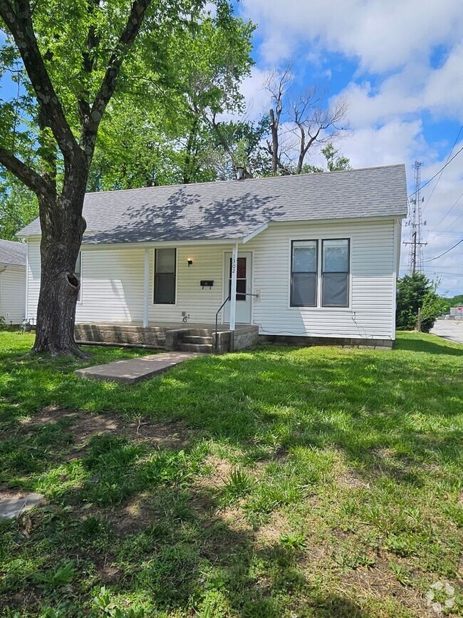 Building Photo - 3 bed, 1 bath in a great location! Beautif... Rental