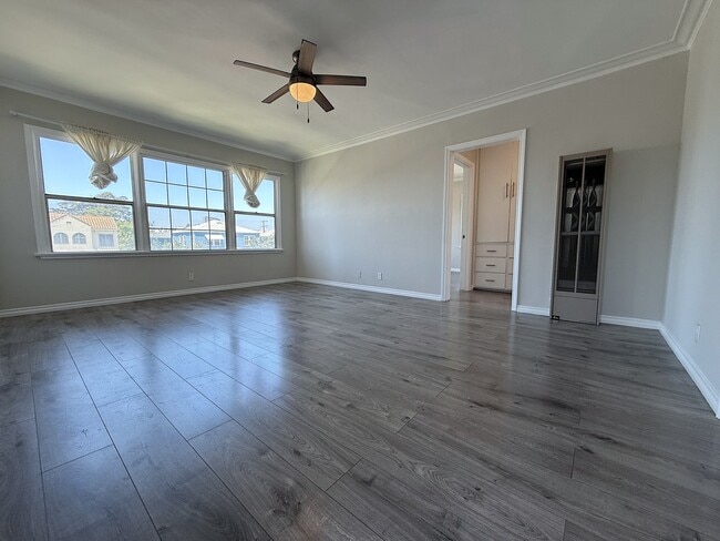 Living Room - 1936 S Rimpau Blvd Unit 1936 S Rimpau Blvd