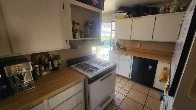 Photo - FOR RENT / PRE-LEASING