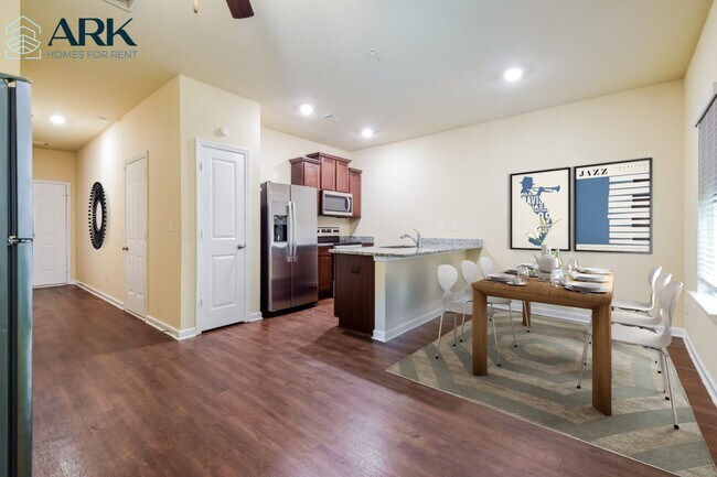 Photo - 507 Highwood Ln