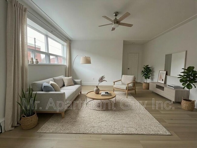 Photo - 1284 Fennell Ave E Unit Suite 4