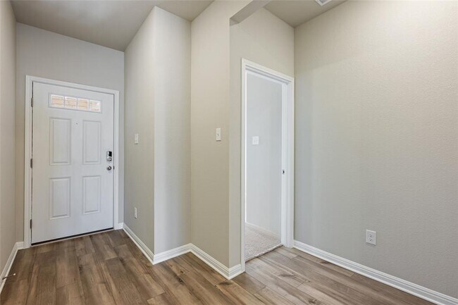 Photo - 112 Short Toed Swoop